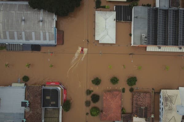 Southern Brazil has been hit by the worst floods in more than 80 years.  At least 39 people have died – The Associated Press